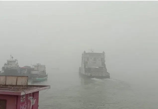 সাড়ে ৫ ঘণ্টা পর পাটুরিয়া-দৌলতদিয়া নৌপথে ফেরি চালু
