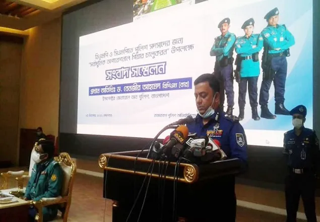 ‘পুলিশে এসে দুর্নীতি করতে চান তারা চাকরি ছেড়ে দেন’