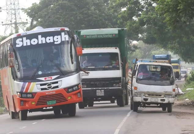 সড়কে বেপরোয়া গতি, লাইসেন্স বিহিন সাড়ে ৭ লাখ চালক