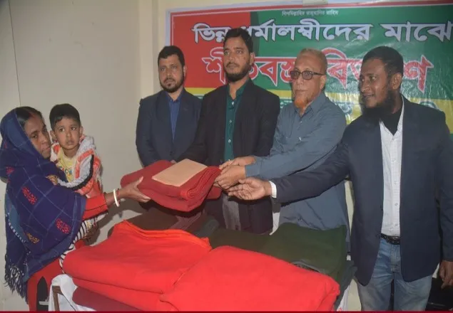 ভিন্ন ধর্মাবলম্বী অসহায় মানুষের মাঝে জামায়াতের শীতবস্ত্র বিতরণ