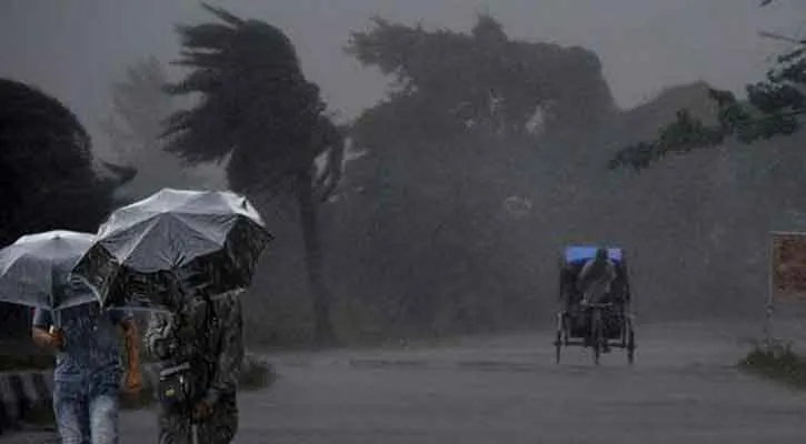 ৪৫ থেকে ৬০ কিলোমিটার বেগে ঝড়ের আভাস