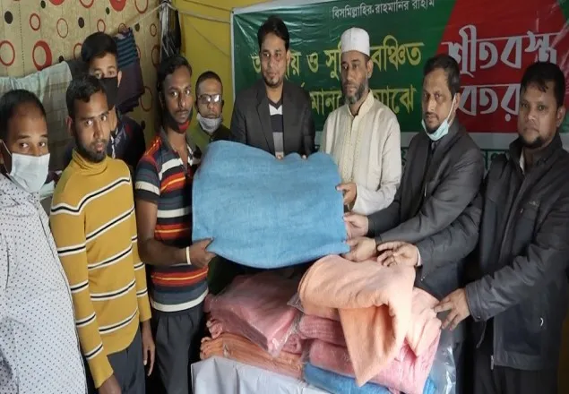 অসহায় ও শীতার্ত মানুষদের মাঝে মঞ্জুরুল ইসলাম ভূঁইয়ার শীতবস্ত্র বিতরণ