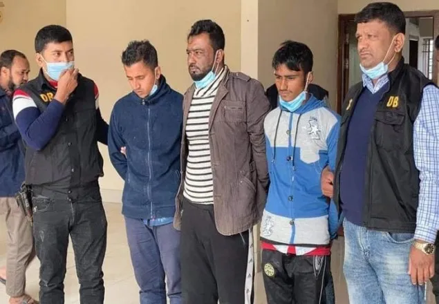 কুষ্টিয়া ভাস্কর্য ভাঙার ঘটনায় যুবলীগ নেতাসহ ৩ আসামি রিমান্ডে