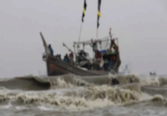 সাগরে মাছ ধরতে গিয়ে ট্রলারসহ ১৮ জেলে নিখোঁজ