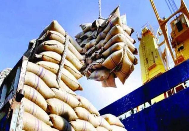 চালের প্রথম চালান চট্টগ্রামে