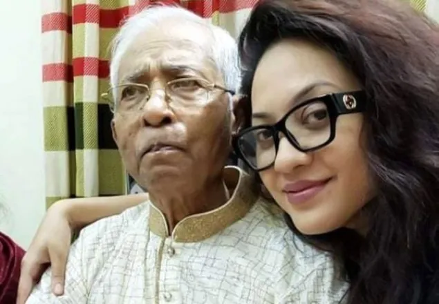 লাইফ সাপোর্টে অভিনেত্রী তারিনের বাবা