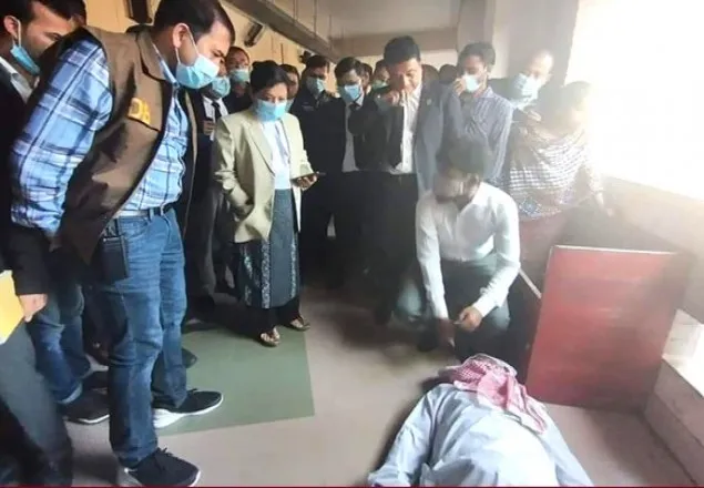 মামলার হাজিরা দিতে এসে এজলাসের সামনেই মৃত্যু