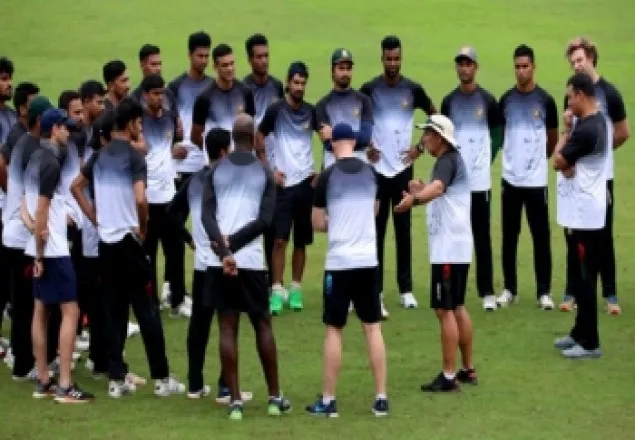 করোনা পরীক্ষায় প্রথম ধাপে সবাই নেগেটিভ