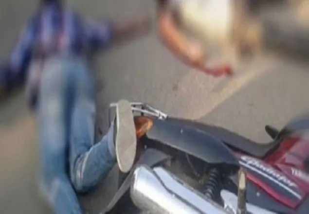 রাজধানীতে ট্রাকের চাপায় মোটরসাইকেল আরোহী নিহত
