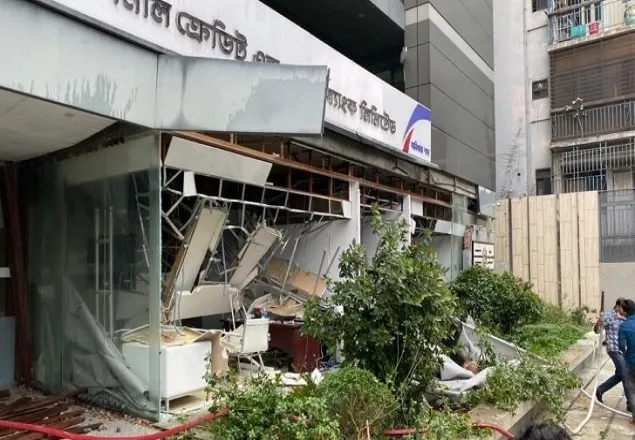 গুলশানে আমিরাতের ভিসা প্রসেসিং কার্যালয়ে বিস্ফোরণ, নিহত ১
