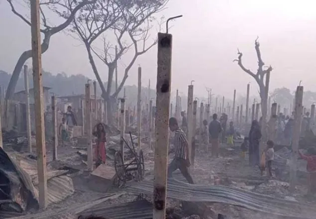 টেকনাফে রোহিঙ্গা ক্যাম্পে আগুন, পুড়ে ছাই ৫ শতাধিক ঘর