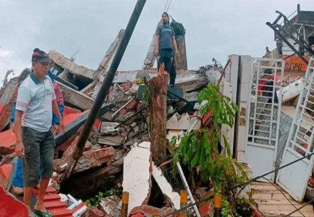 ইন্দোনেশিয়ায় শক্তিশালী ভূমিকম্পে নিহত বেড়ে ৩৪