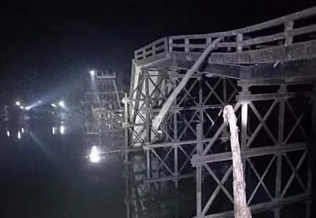 ব্রিজ ভেঙে নদীতে পড়ে মাদ্রাসার অধ্যক্ষ নিহত