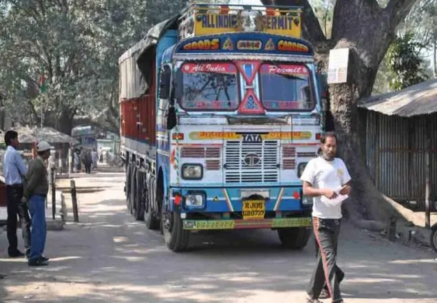 ভারত থেকে হিলি দিয়ে চাল আমদানি আবারও বন্ধ
