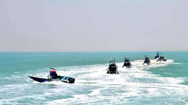 হঠাৎ নৌমহড়ায় ইরান, যুদ্ধজাহাজে ফিলিস্তিনের পতাকা
