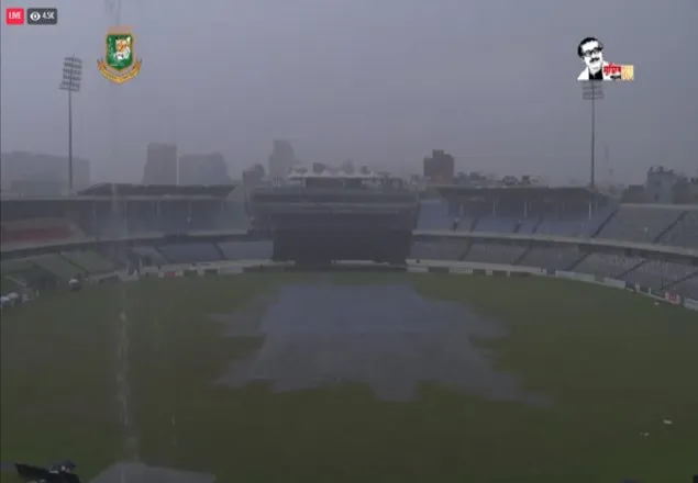 বেরসিক বৃষ্টিতে খেলা বন্ধ