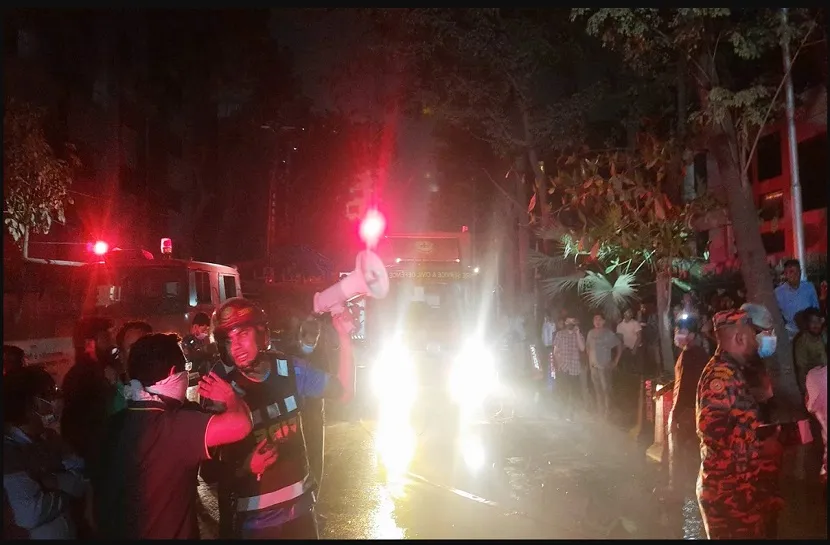 গুলশানে ১২ তলা ভবনে আগুন