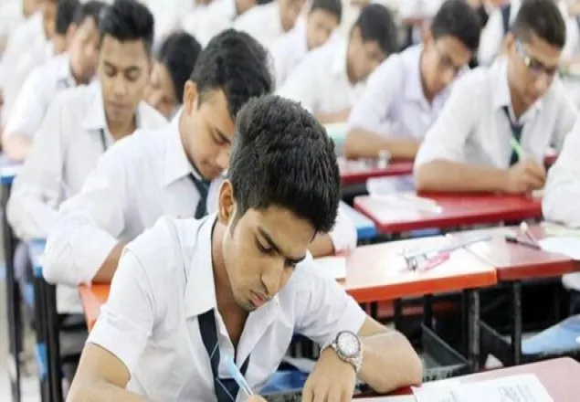 পরীক্ষা ছাড়া এইচএসসির ‘অটোপাসের’ গেজেট জারি