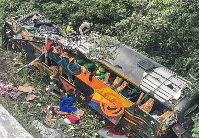 ব্রাজিলে বাস দুর্ঘটনায় ১৯ জন নিহত