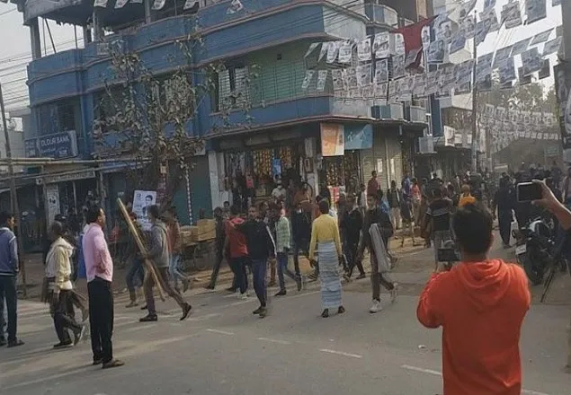 চসিক নির্বাচন: কেন্দ্রের বাইরে ২ প্রার্থীর সমর্থকদের গোলাগুলিতে যুবক নিহত