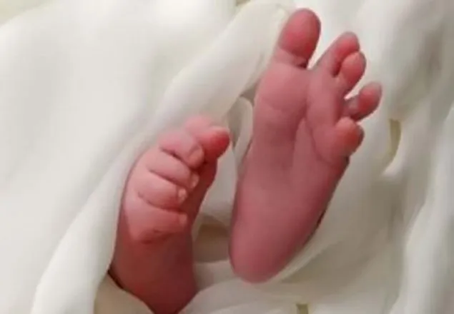 নারায়ণগঞ্জে ওড়নাতে প্যাঁচানো নবজাতকের লাশ উদ্ধার