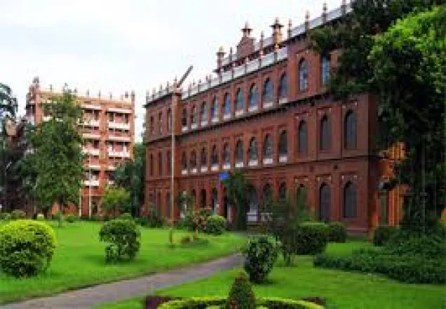 গবেষণা জালিয়াতির দায়ে ঢাবির ৩ শিক্ষকের পদাবনতি