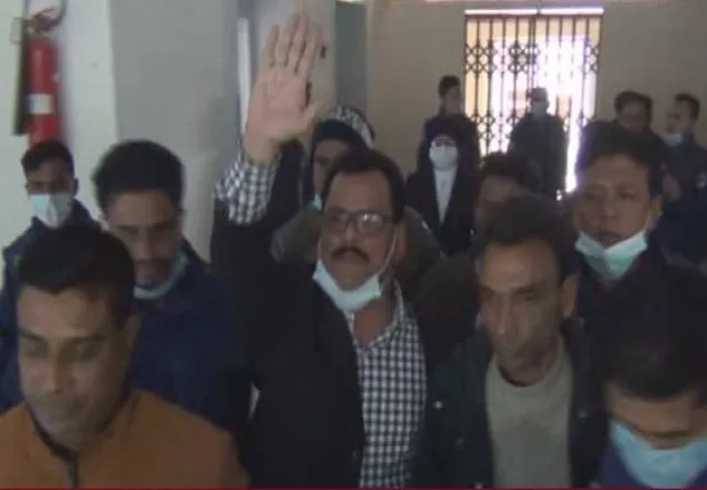 শেখ হাসিনার গাড়িবহরে হামলা মামলায় সাবেক এমপিসহ ৫০ জনের কারাদণ্ড