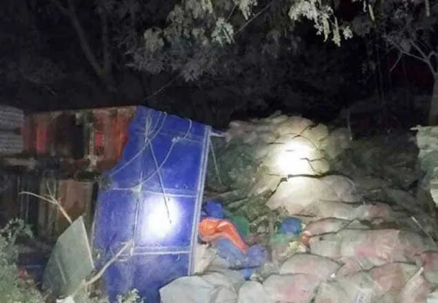 ‘কিছু বুঝে ওঠার আগেই পিষ্ট হয়ে প্রাণ গেল বাবা-মেয়ের’