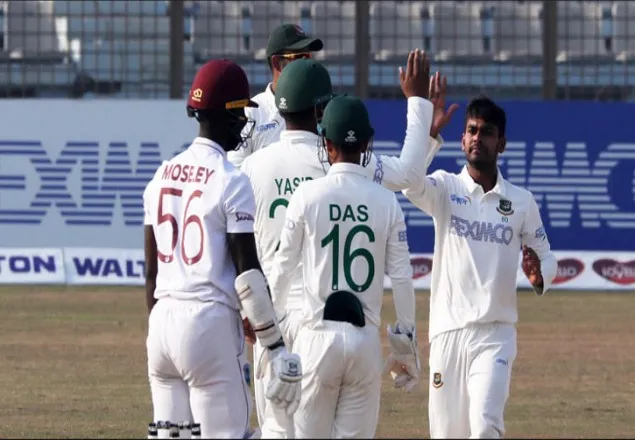 শেষ দিনে বাংলাদেশের চাই  ৭ উইকেট 