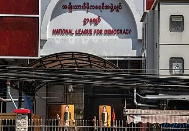 সু চি র দলের সদর দপ্তরে সেনা অভিযান