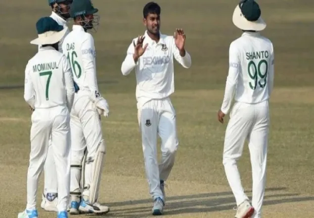 ‘৩’ পরিবর্তন নিয়ে বোলিংয়ে বাংলাদেশ