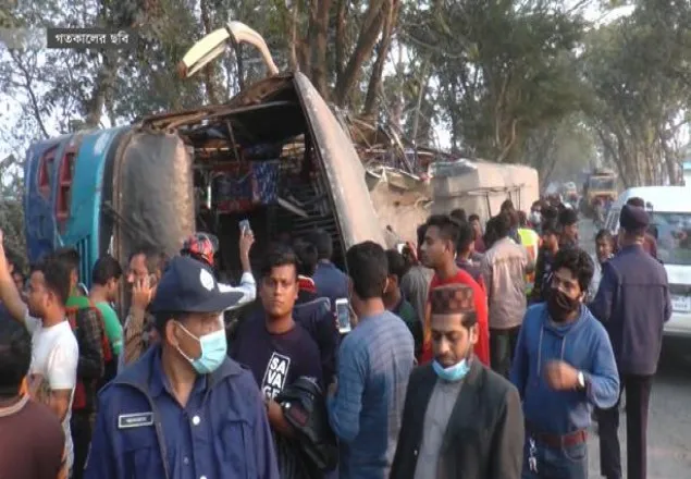 ঝিনাইদহে সড়ক দুর্ঘটনায় নিহতের সংখ্যা বেড়ে ১২