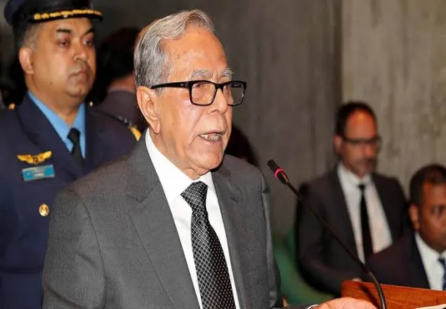 'তথ্য ও বিনোদন পৌঁছে দিতে বেতার বিশ্বব্যাপী জনপ্রিয় গণমাধ্যম'