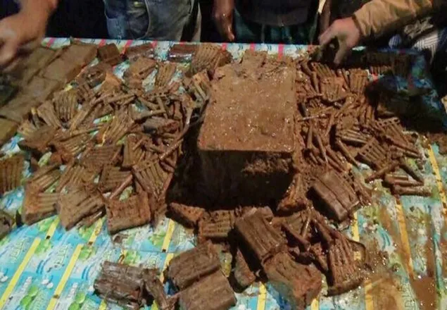 নরসিংদীতে বাড়ির আঙ্গিনা মিলল ৩৪৬০ পিস রাইফেলের গুলি