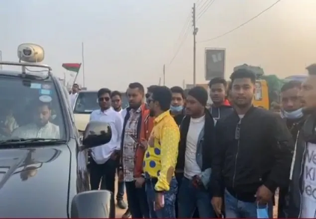 গাড়িবহর নিয়ে বরিশালে সমাবেশের পথে ইশরাক