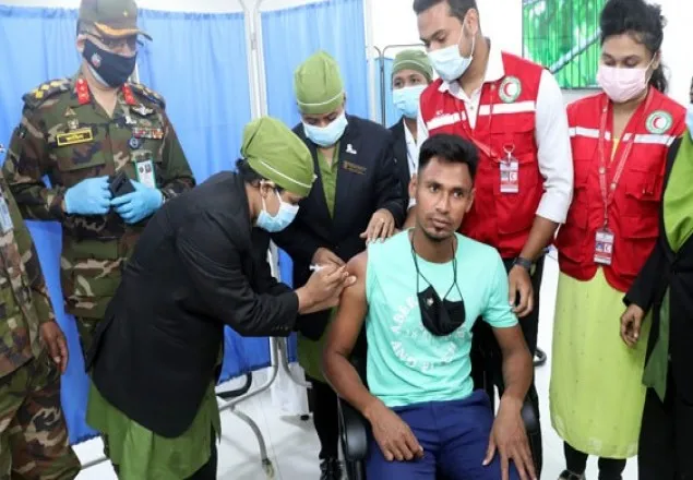 দ্বিতীয় ধাপে করোনা টিকা নিলেন ৯ ক্রিকেটার