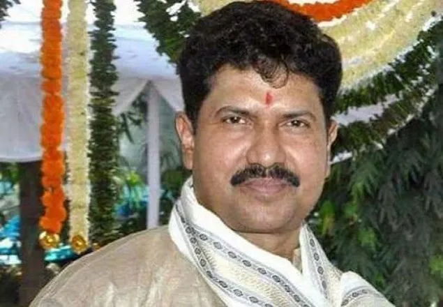 ভারতীয় সংসদ সদস্যের চিরকুট লিখে আত্মহত্যা