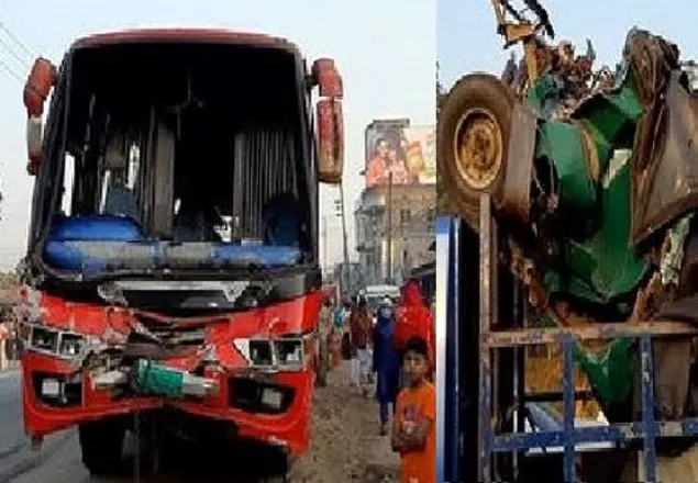 বগুড়ায় বাসের ধাক্কায় অটোরিকশার চালকসহ ৪ যাত্রী নিহত