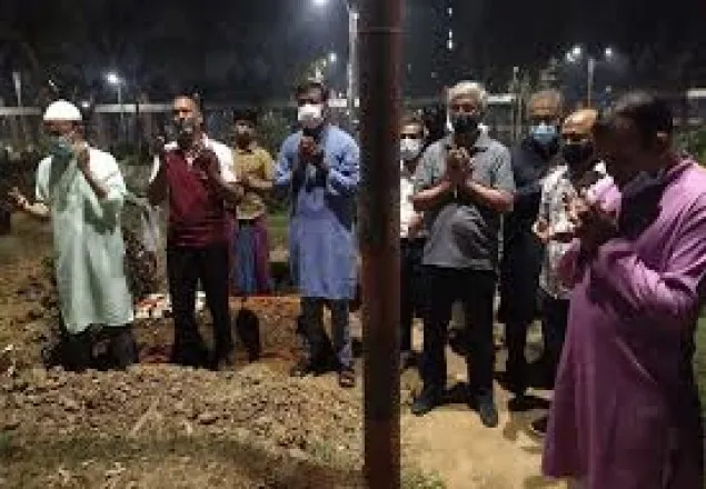 আজিমপুরে লেখক মুশতাকের দাফন সম্পন্ন