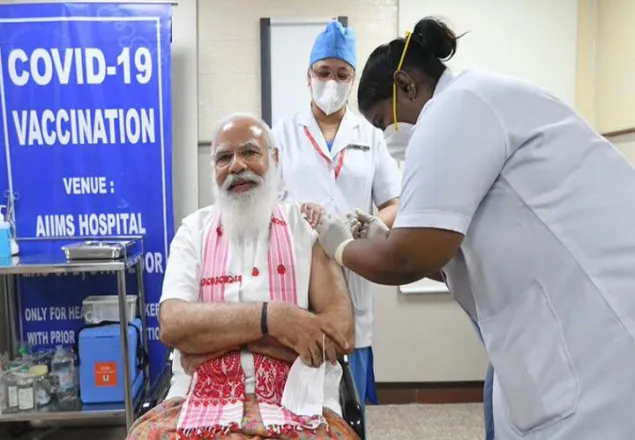 টিকা নিলেন ভারতের প্রধানমন্ত্রী নরেন্দ্র মোদি