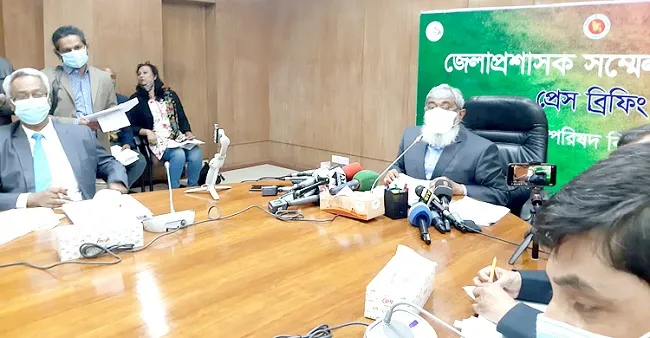 করোনা আক্রান্ত ২ বিভাগীয় কমিশনার ও ৫ ডিসি