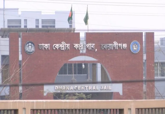 জেলখানায় ‘দাঁতে ব্যথার যে ওষুধ, মাথা ব্যথারও একই ওষুধ’