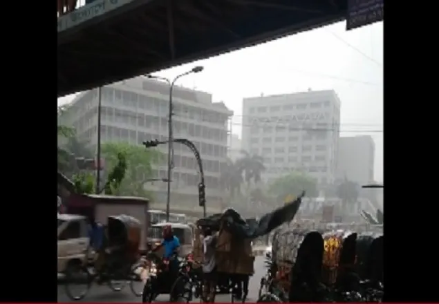 রাজধানীতে বছরের প্রথম কালবৈশাখীর আঘাত