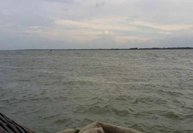 মেঘনায় নৌপুলিশের সঙ্গে সংঘর্ষে জেলে নিহত