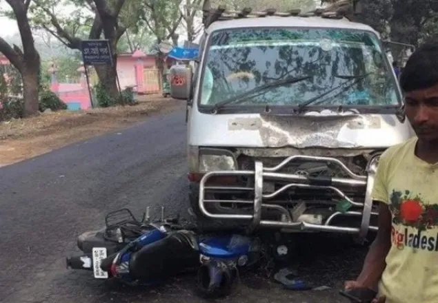 সাতকানিয়ায় মাইক্রোবাস-মোটরসাইকেলের সংঘর্ষে দুই আরোহী নিহত