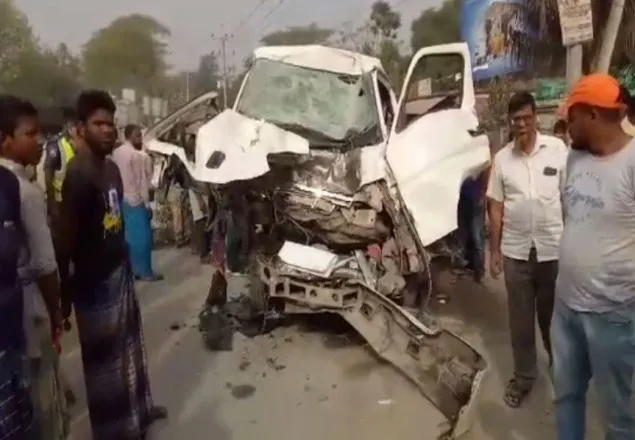 ফরিদপুরে পৃথক সড়ক দুর্ঘটনায় নিহত ৮
