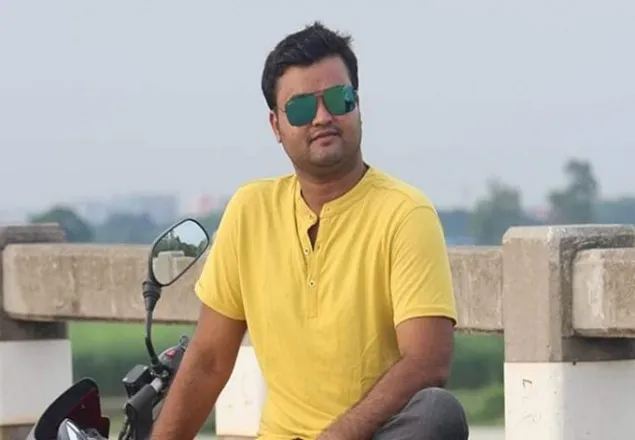 সাভারে ট্রাক চাপায় শিক্ষার্থী নিহত