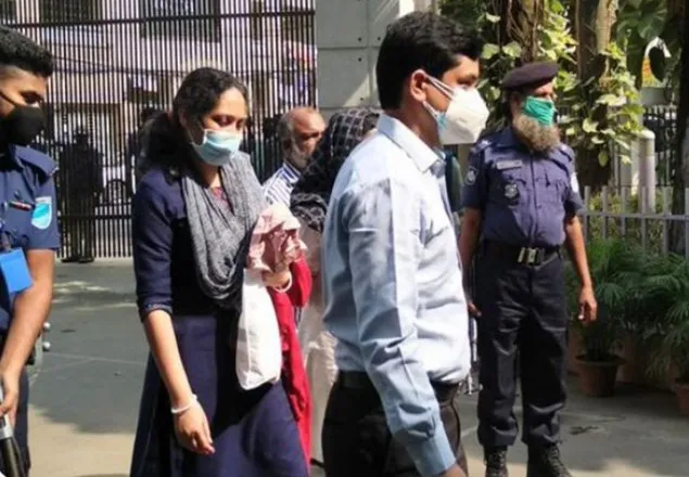 পিকে হালদারের সহযোগী শুভ্রা রানী বিমানবন্দরে গ্রেফতার
