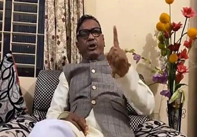 ফেসবুক লাইভে আত্মহত্যার হুমকি কাদের মির্জার