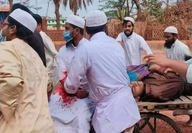 হাটহাজারীতে পুলিশ-হেফাজত সংঘর্ষে নিহত ৪